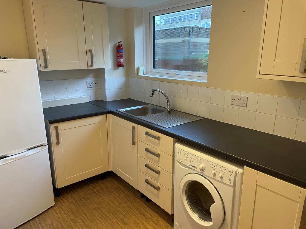 Lot: 136 - DETACHED BUNGALOW IN TOWN CENTRE - View of kitchen with fitted units